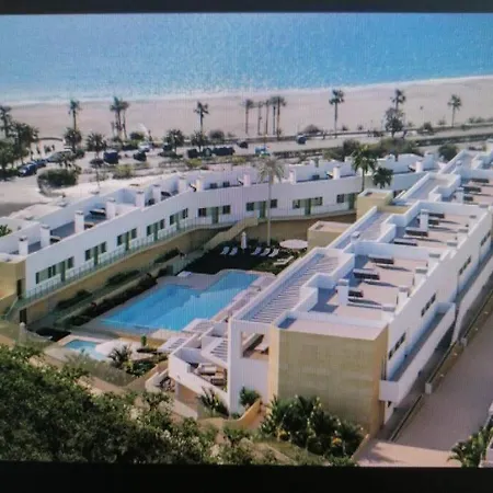Apartment El Cantal. Maravilloso En Primera Linea De Playa Con Piscina. *